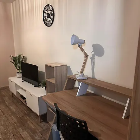 Apartment Nouveau ! Joli 2 Pieces - Proche De La